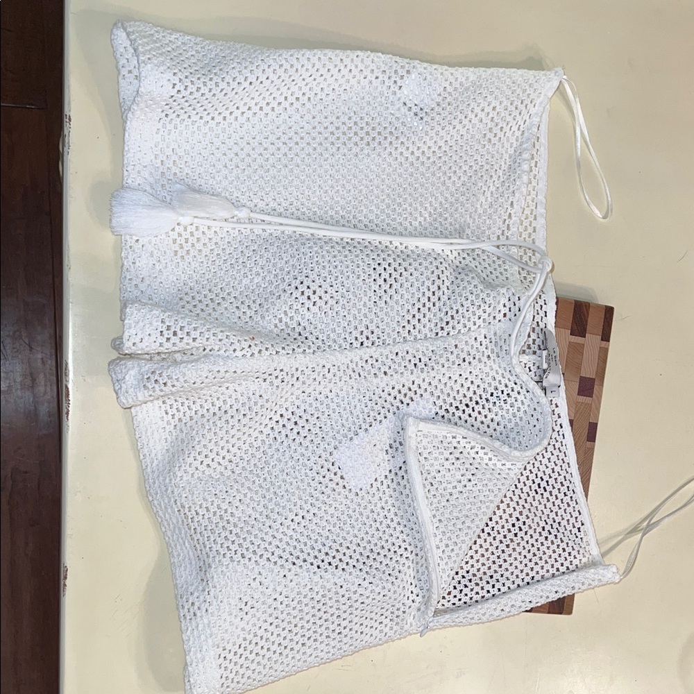 Molly Bracken White Knit Top and Shorts Ensemble Swim Cover up Sz L - Picture 8 of 11